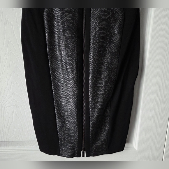 Cache Black Snakeskin-Textured Dress. Excellent condition. Size 4. Like New. - Picture 6 of 11